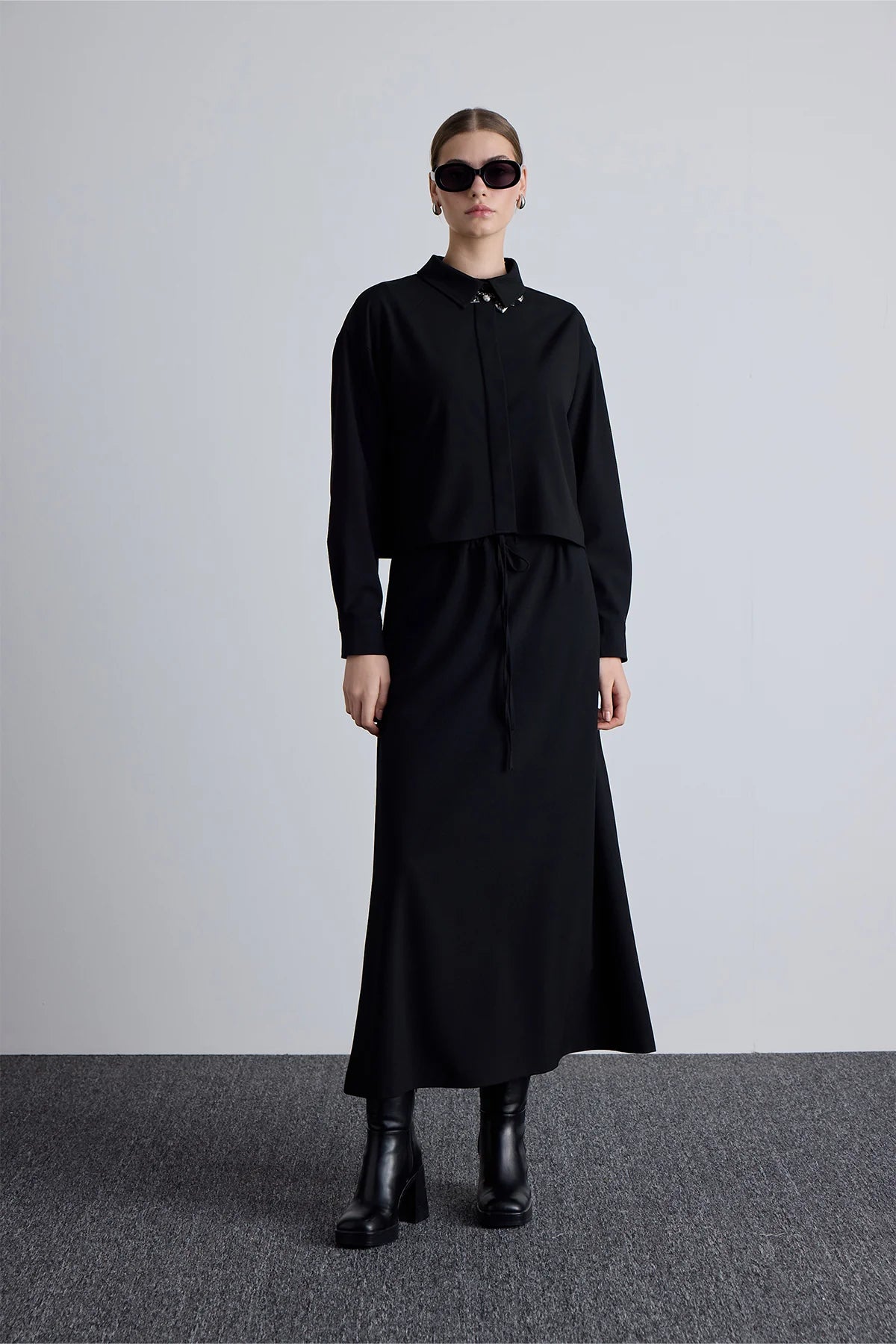 Gedrapeerd crop-shirt met rok