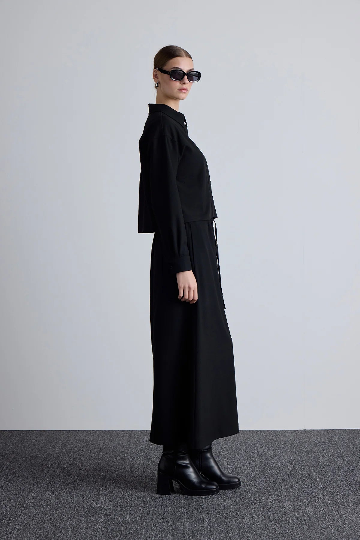 Gedrapeerd crop-shirt met rok